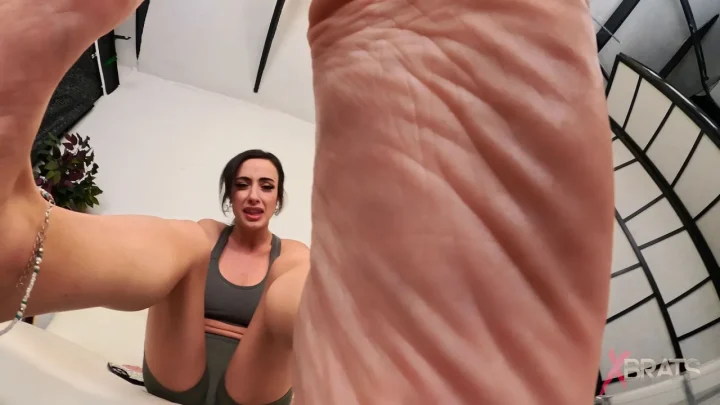 Bratty Foot Girls – Ama Rio Shrinking Sickness