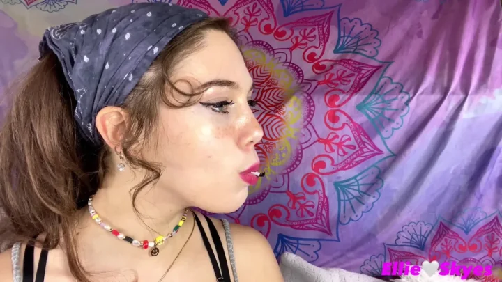 Ellie Skyes – Gentle Giantess Face Focus Fetish