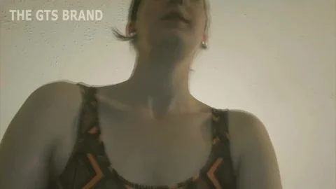 Giantess Vs. The Tiny Army