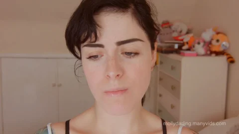 Molly Darling – Scientist Shrinks You