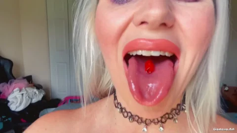 SultrySilvea – Hotel giantess