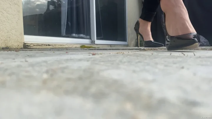 WorldUnseenFilms – Kate in her heels no SFX