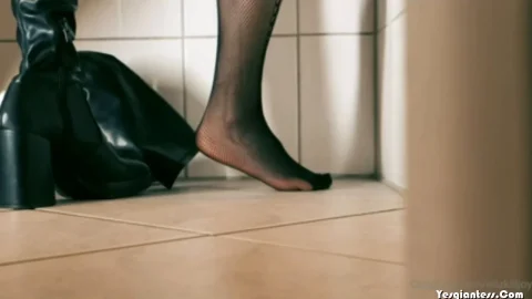 Giantess Ella – Crush SFX