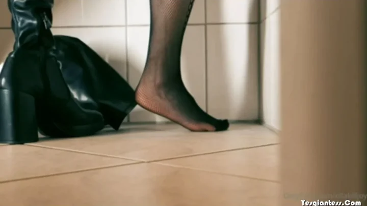 Giantess Ella – Crush SFX