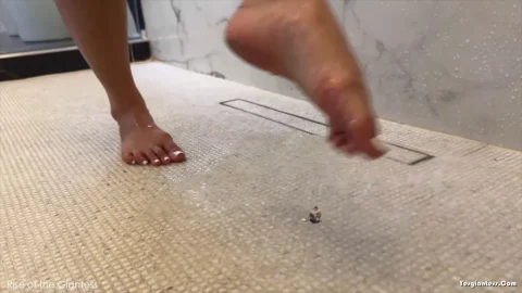 Rise Of The Giantess – Giantess Gabriela Big House with Little People