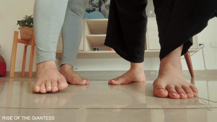 Rise Of The Giantess – Stepmom and Step daughter