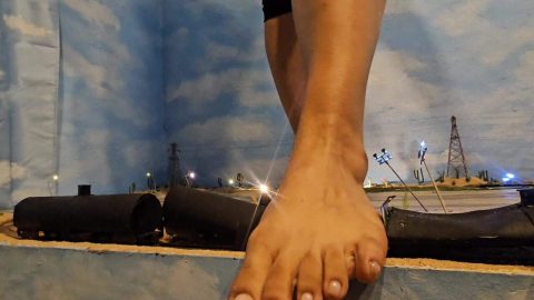 Strength GTS Dioramas – Giantess Diana The 484FT