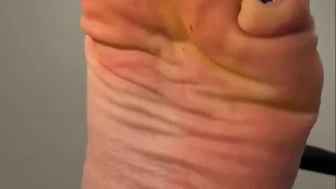 Sweetyfeetys 03 – Tiny Slave to Giantess feet