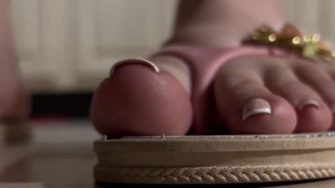 Thegoddessfilms – A giantess crush tinies clip