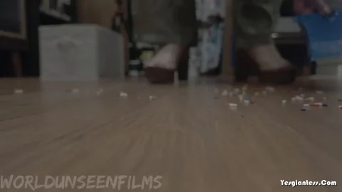 WorldUnseenFilms – A Little Mess