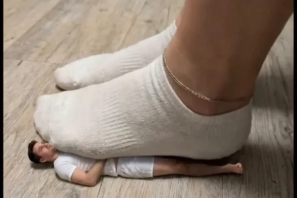 GoddessAmberZera – GIANTESSS EX IS TRAMPLED UNDERFOOT