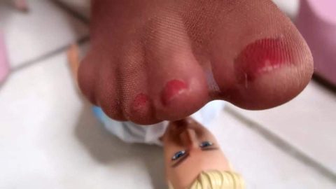 Princess Diana – You are a slave to my pantyhose feet